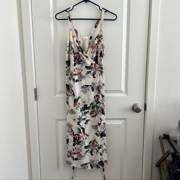 *SOLD* Aritzia Wilfred Astere Wrap Dress - Picture 2 of 7